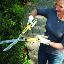 Yardworks® 8-3/4" Serrated Hedge Shears -Outdoor Haven 2650116 scene2