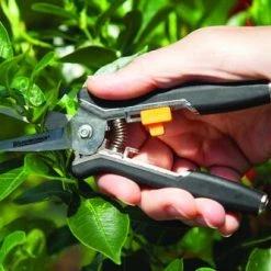 Yardworks Yarkworks® 2-Piece Bypass Pruner & Floral Shears Set -Outdoor Haven 2650121 scene3