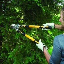 Yardworks® Ratcheting Anvil Lopper With Telescopic Handles -Outdoor Haven 2650126 scene1